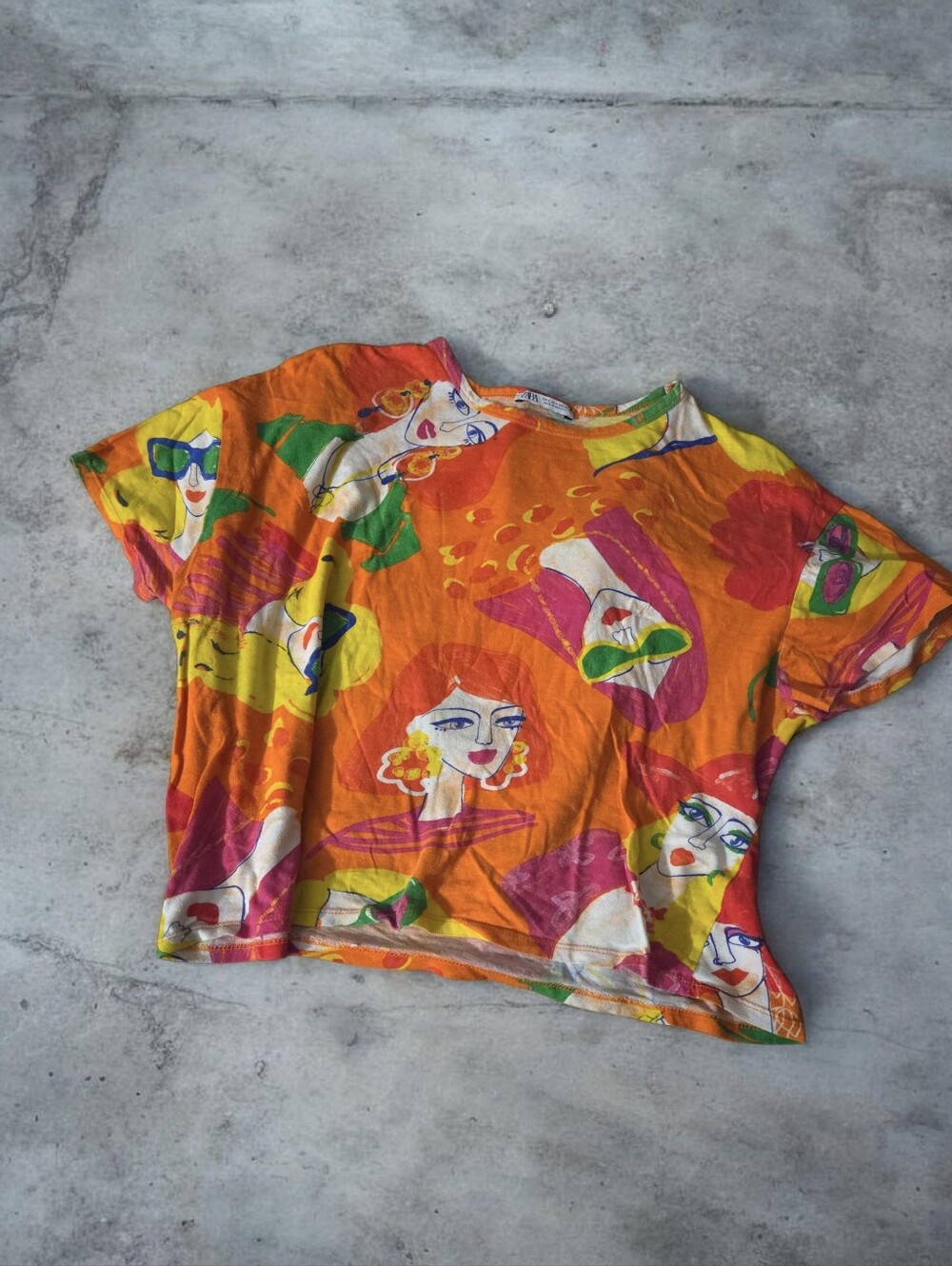 Colorful Abstract Faces Cropped Tee - Orange